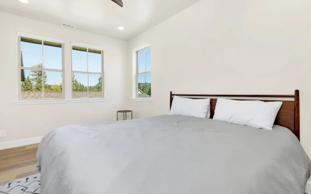 THE Pines Retreat #2336