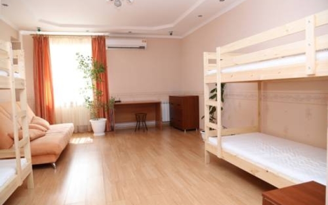 Spacious Apartment on Chernyshova