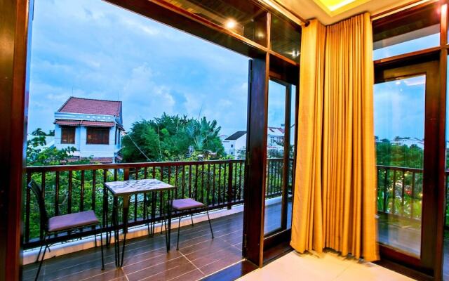 Azumi 01 bedroom balcony 2nd floor Apartment Hoian