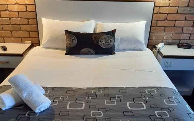 Peppermill Inn – Guest Rooms – Kialla
