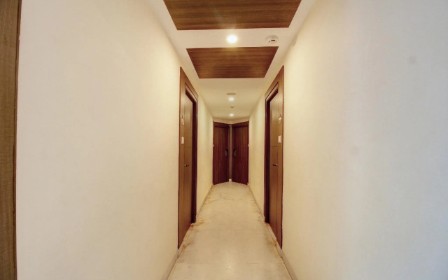 Collection O 4658 Akil Residency