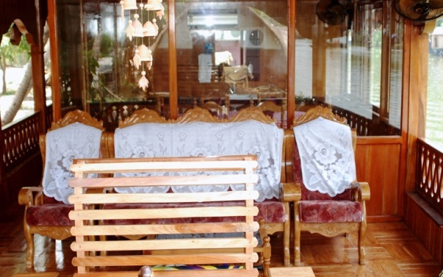 Indraprastham Houseboat
