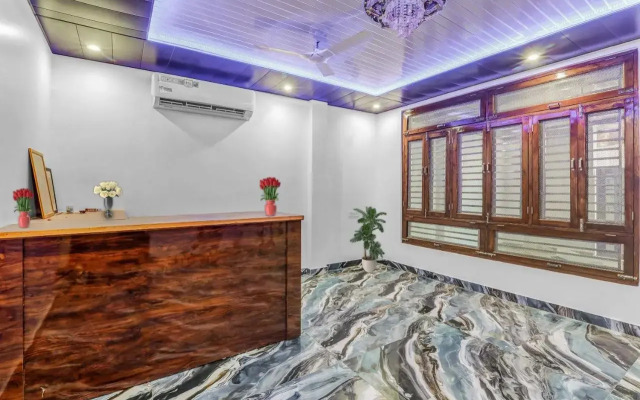 OYO Flagship 70306 Royal Residency