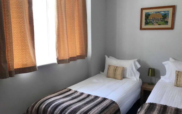 8 Owls B&B