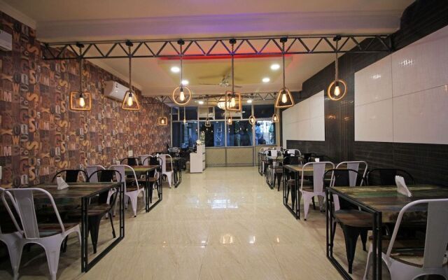 OYO Flagship 5383 Hotel Under Bridge Inn