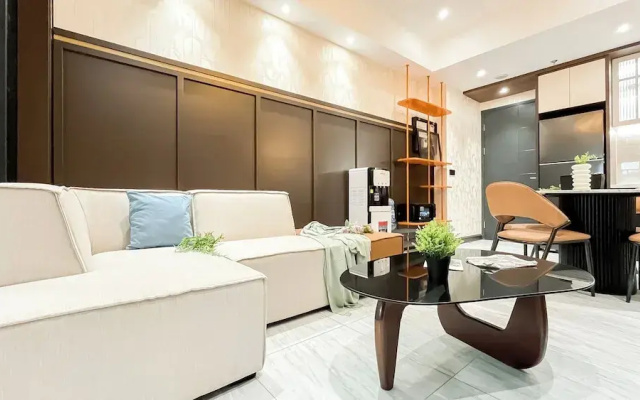 Stylish And Modern 2Br At Apartment Collins Boulevard
