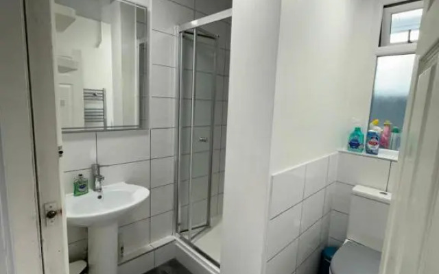 Aremo Room 1