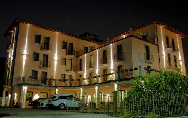 International Hotel Iseo