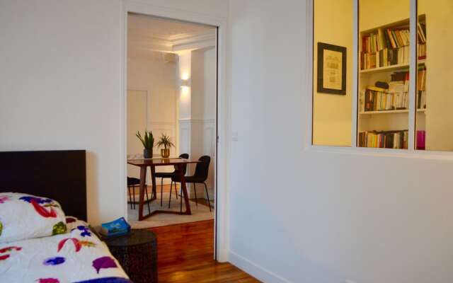 Central Marais-beaubourg 1 Bedroom Flat