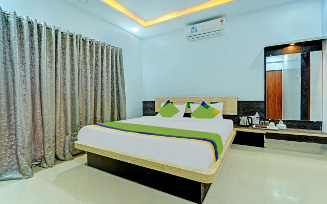 Treebo Kuber Palace With a Swimming Pool
