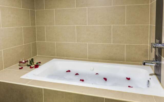 Urban Green Hotel & Suites