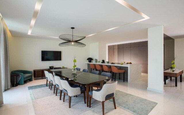 Th8 Palm Dubai Beach Resort, Vignette Collection, by IHG