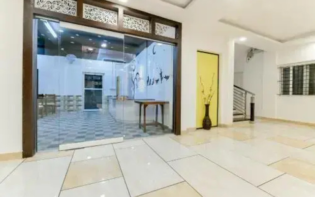OYO 24373 Hilite Inn