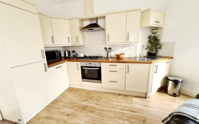 Vitamin Sea - Luxury Beach Apartment - Sleeps 4
