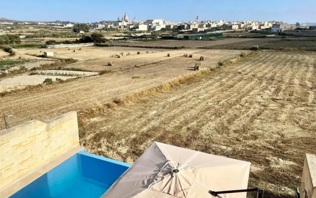 Kenn Gozitan Villa and Pool