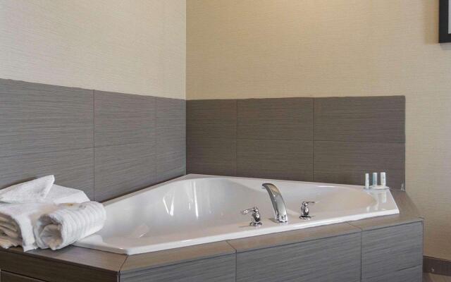 Comfort Inn & Suites