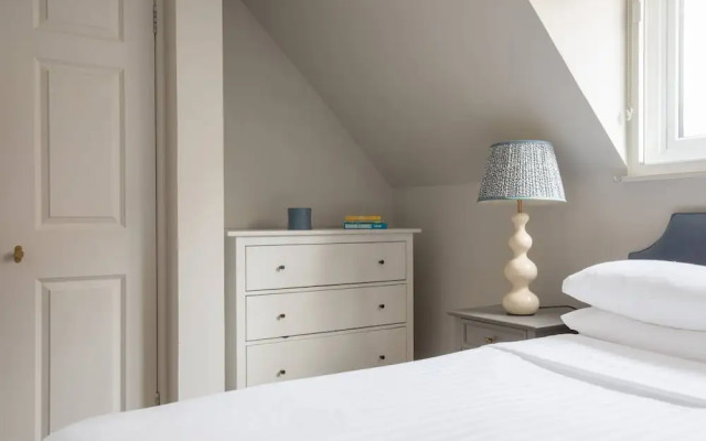 Princes Gate Mews III by Onefinestay