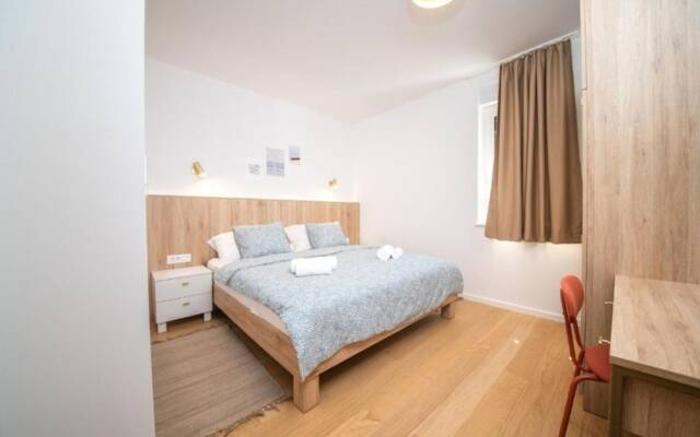 Vrsi Beautiful Apartments With Pool - A1