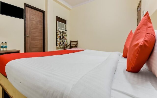 OYO 16642 Flagship Hotel Mahadev
