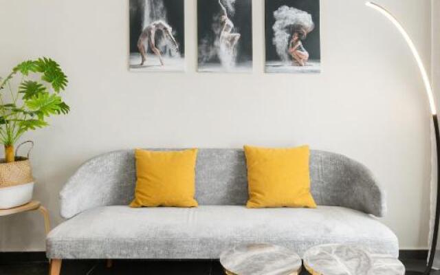 NEW #5 DESIGN LUXURY apt