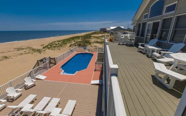 Vista Royale by RedAwning