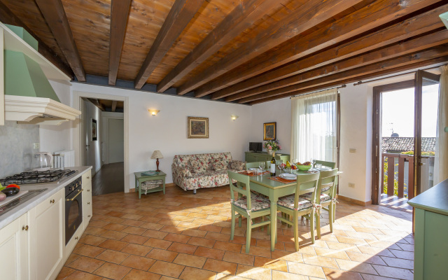 Liano Orchidea -terrace & Parking