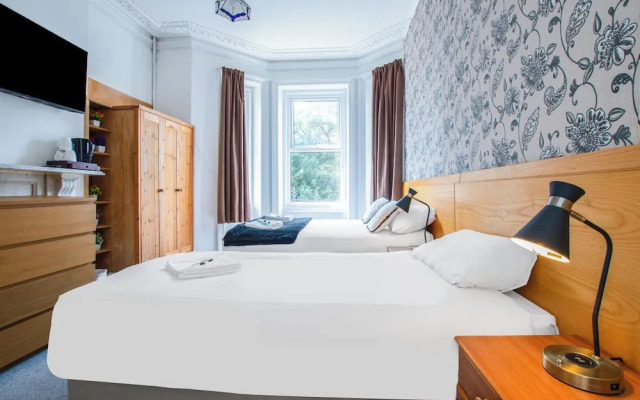 OYO The Lodge Bournemouth