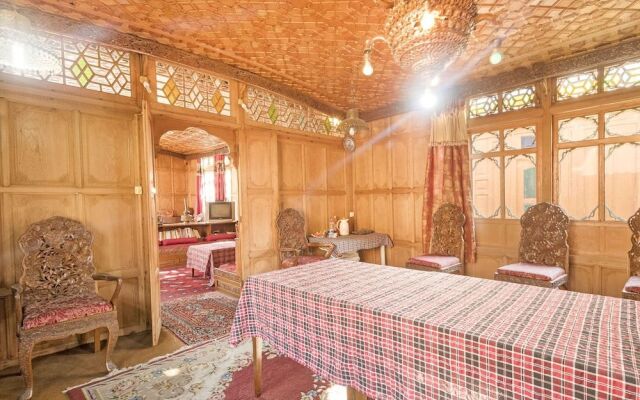GuestHouser 3 BHK Houseboat d520
