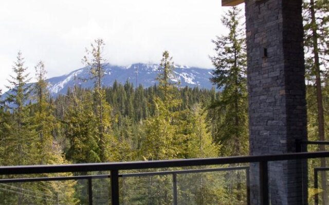 Eagle Pass Lodge