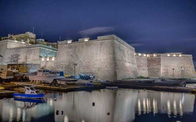 Fort St Angelo Mansions, Harbour Views Apartment