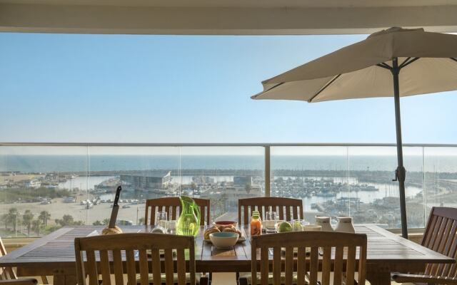 Luxury Apartment On The Beach