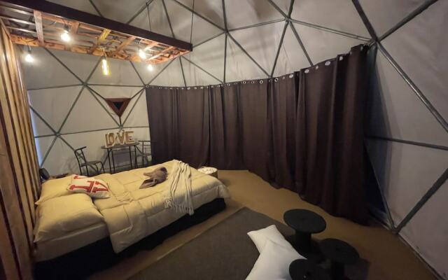 Poas Volcano Observatory Lodge & Glamping