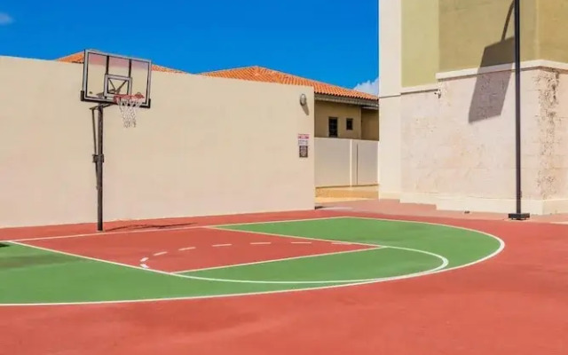 2BR Duplex Palmaruba Condos w Great Location