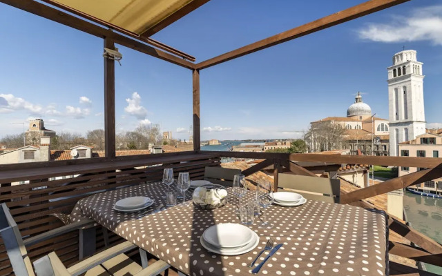 Sea to Sky Apartments Faville