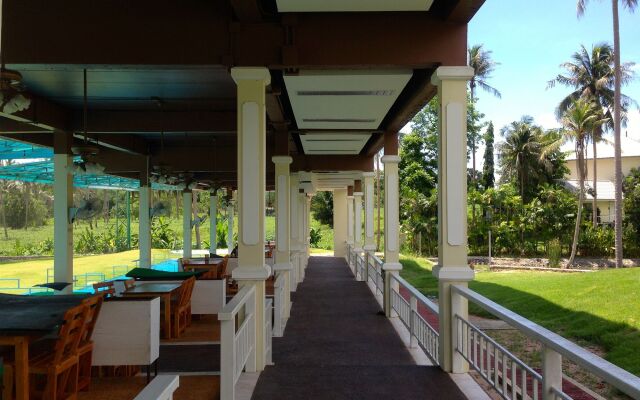 Suwan Driving Range and Resort