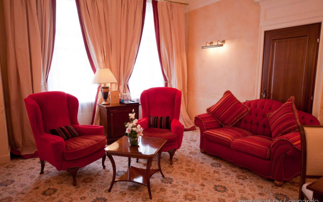Opera Hotel