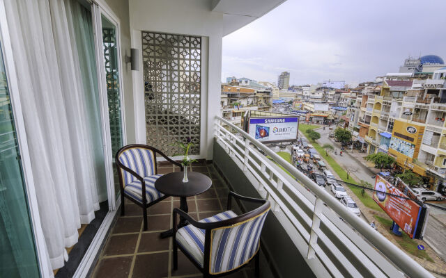 Paradise Hotel