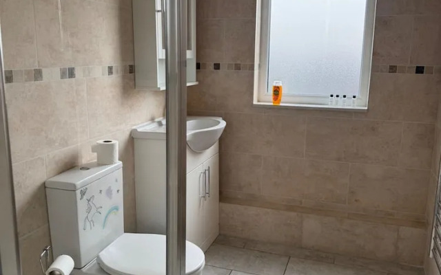 London Retreat With Great Location