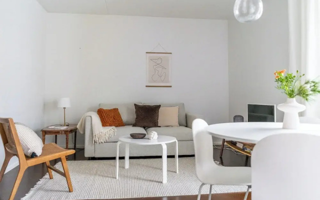1br with Private Sauna and Balcony