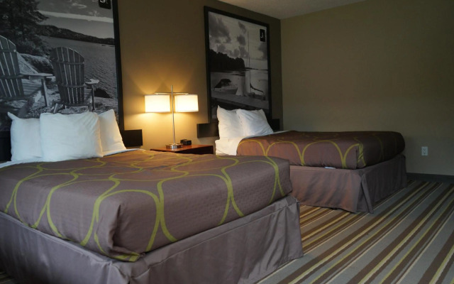 Jolly Roger Inn & Resort