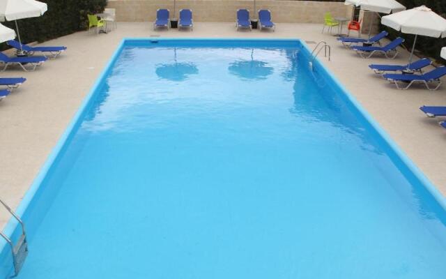 Polyxeni Hotel Apartments