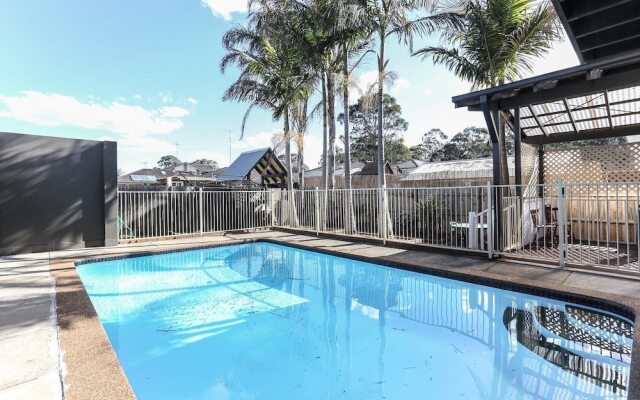 Large Family Home Summer Place With A Pool