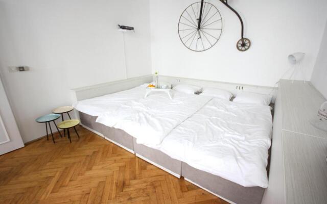 For the bold, chic and open minded