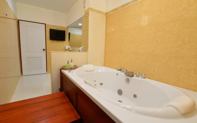 Thongsomboon Club Hotel