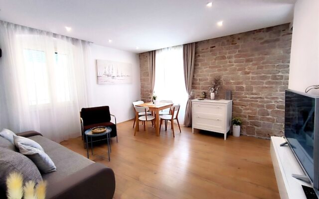 Rialto Luxury Apartment