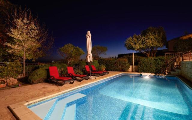 3 bedroom Villa Madelini with private pool, Aphrodite Hills Resort