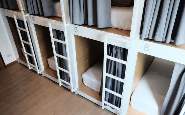 Wayha Hostel Don Mueang Airport
