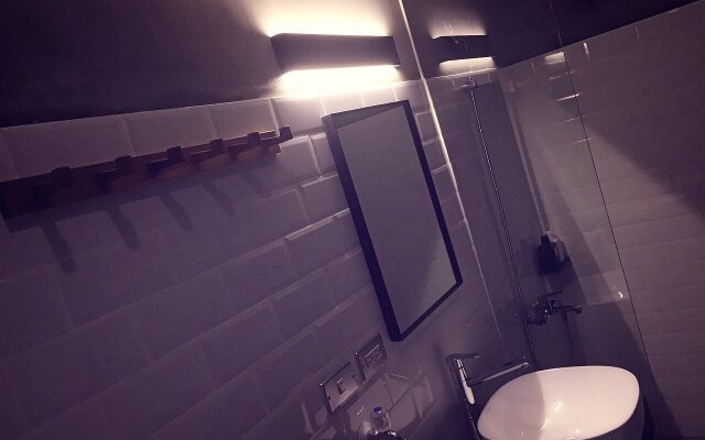 O2 Hotel M12