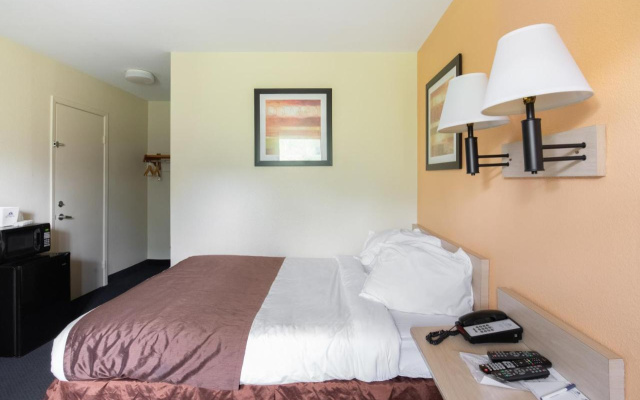 Days Inn by Wyndham New Philadelphia