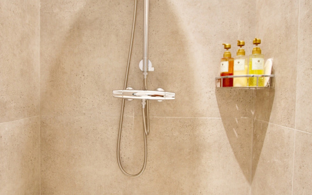 Yinju Jingde Art Hotel